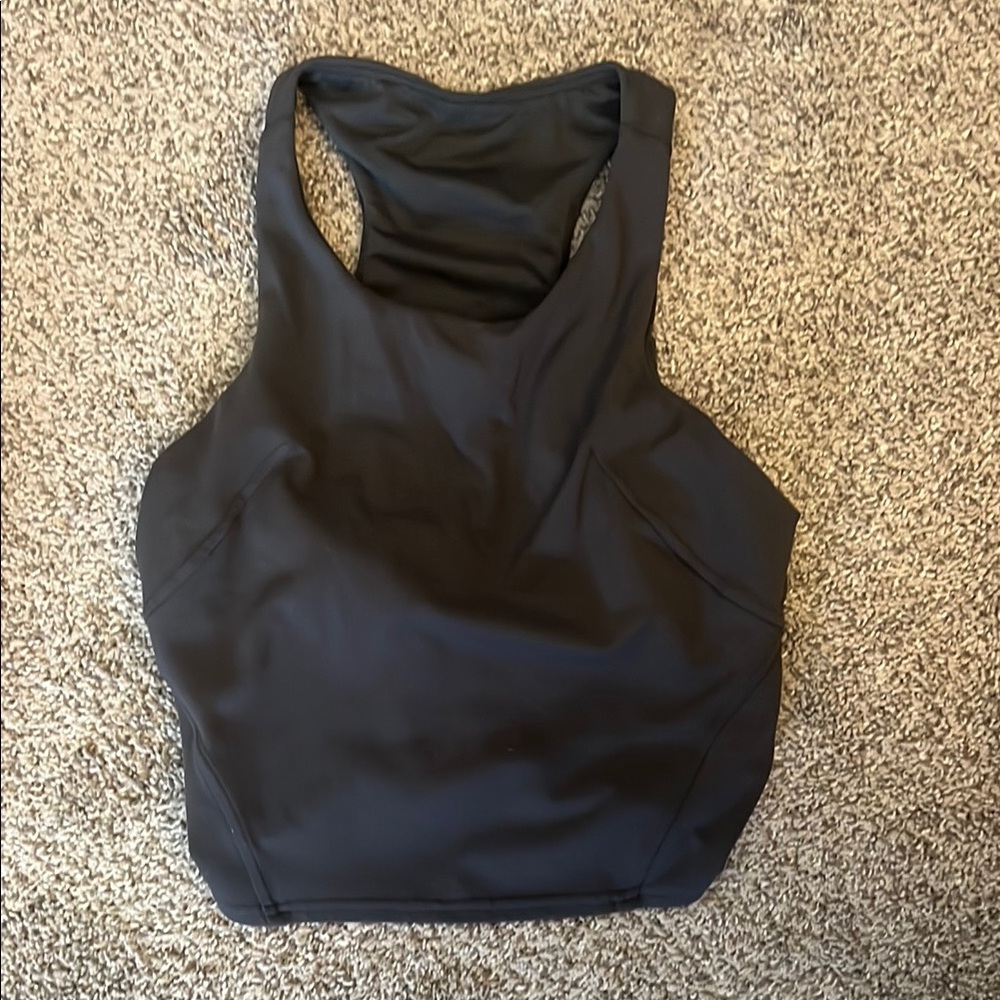 Lululemon train to be tank